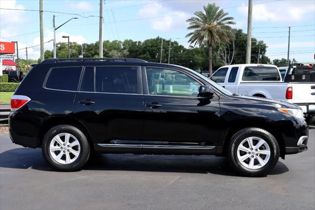 used 2013 Toyota Highlander car, priced at $15,999