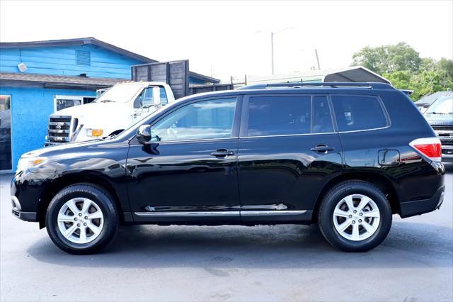 used 2013 Toyota Highlander car, priced at $15,999