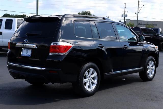 used 2013 Toyota Highlander car, priced at $15,999