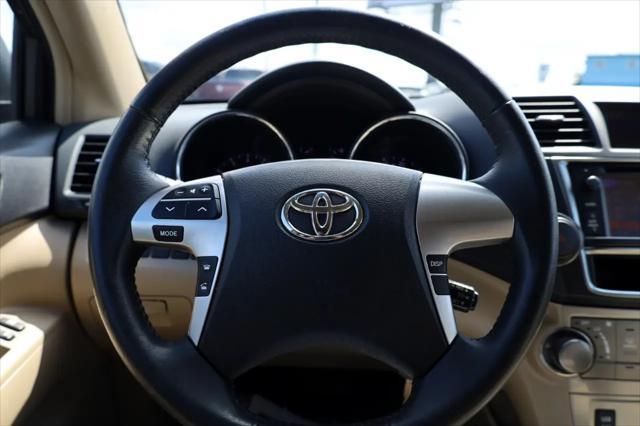 used 2013 Toyota Highlander car, priced at $15,999