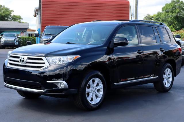 used 2013 Toyota Highlander car, priced at $15,999