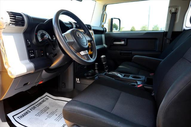 used 2007 Toyota FJ Cruiser car, priced at $18,999