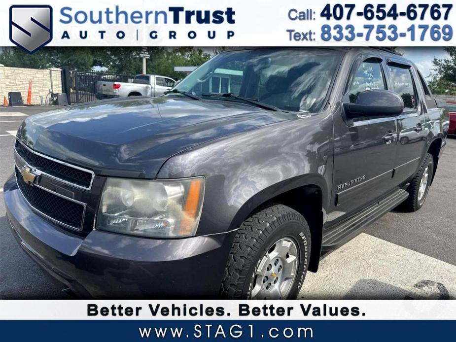 used 2011 Chevrolet Avalanche car, priced at $19,999