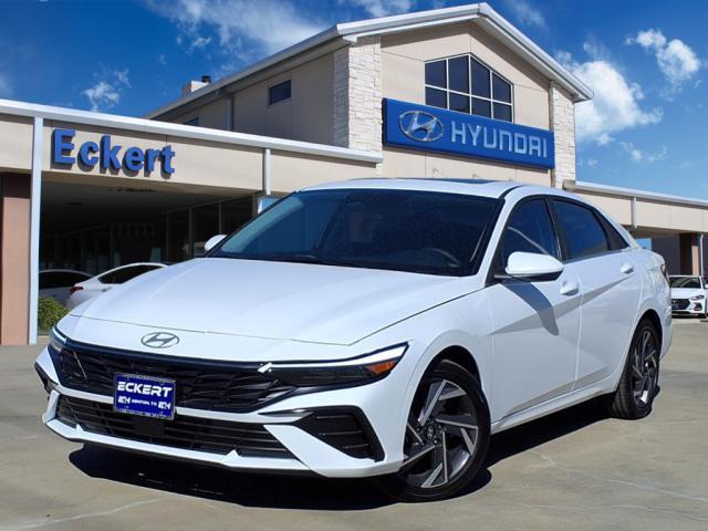 new 2025 Hyundai Elantra car, priced at $27,136