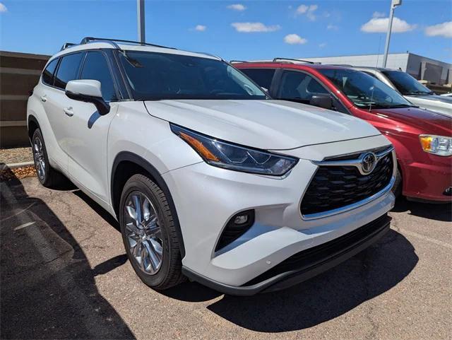 used 2023 Toyota Highlander car, priced at $40,250