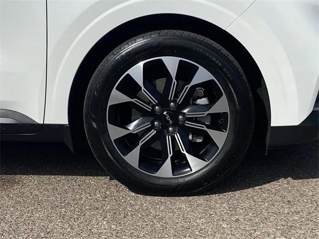 used 2023 Kia Carnival car, priced at $33,450