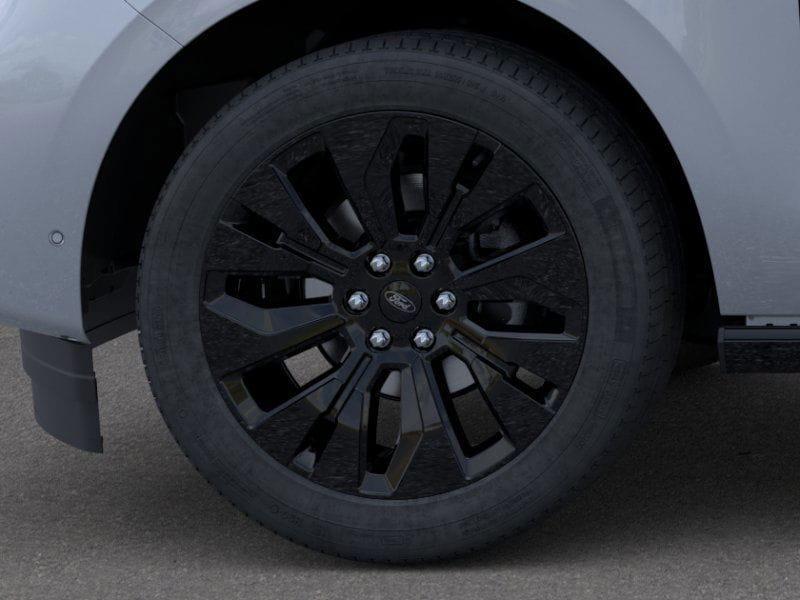 new 2025 Ford Expedition car, priced at $78,010