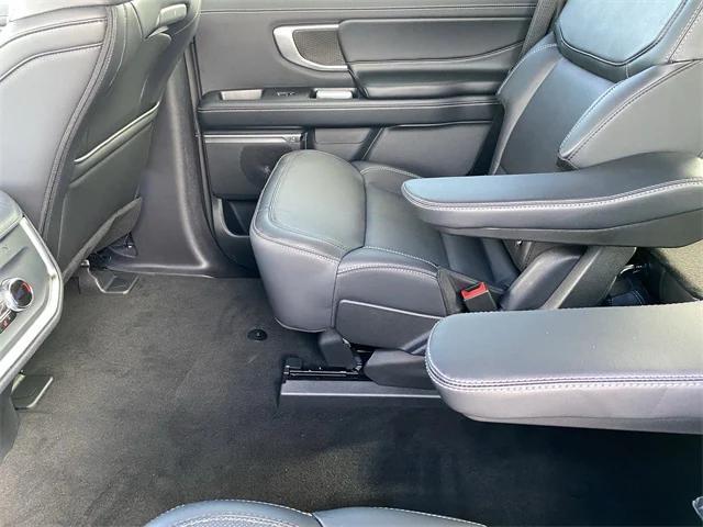new 2025 Ford Expedition car, priced at $81,510