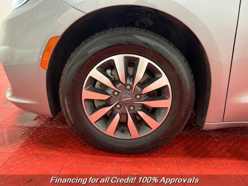 used 2021 Chrysler Pacifica car, priced at $16,585