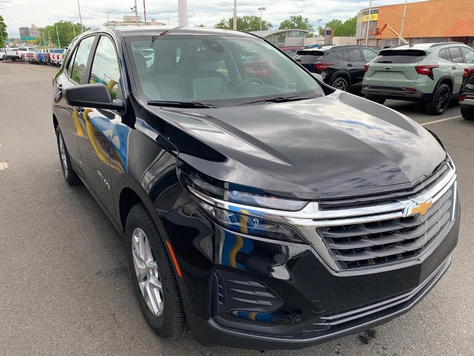 new 2024 Chevrolet Equinox car, priced at $29,890