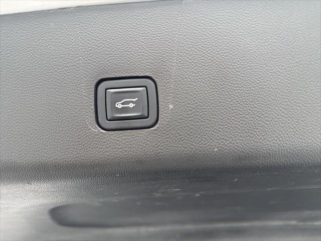 used 2021 Chevrolet Traverse car, priced at $29,980