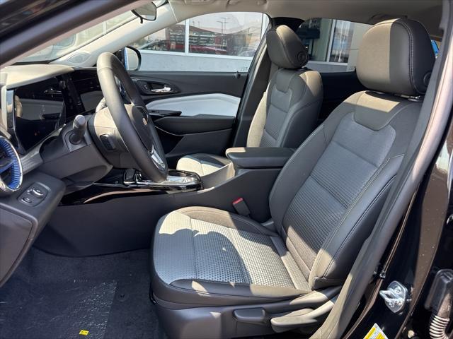 new 2025 Chevrolet Trax car, priced at $25,530