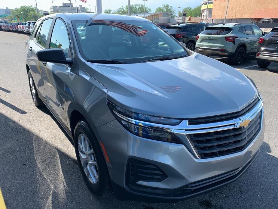 new 2024 Chevrolet Equinox car, priced at $28,990