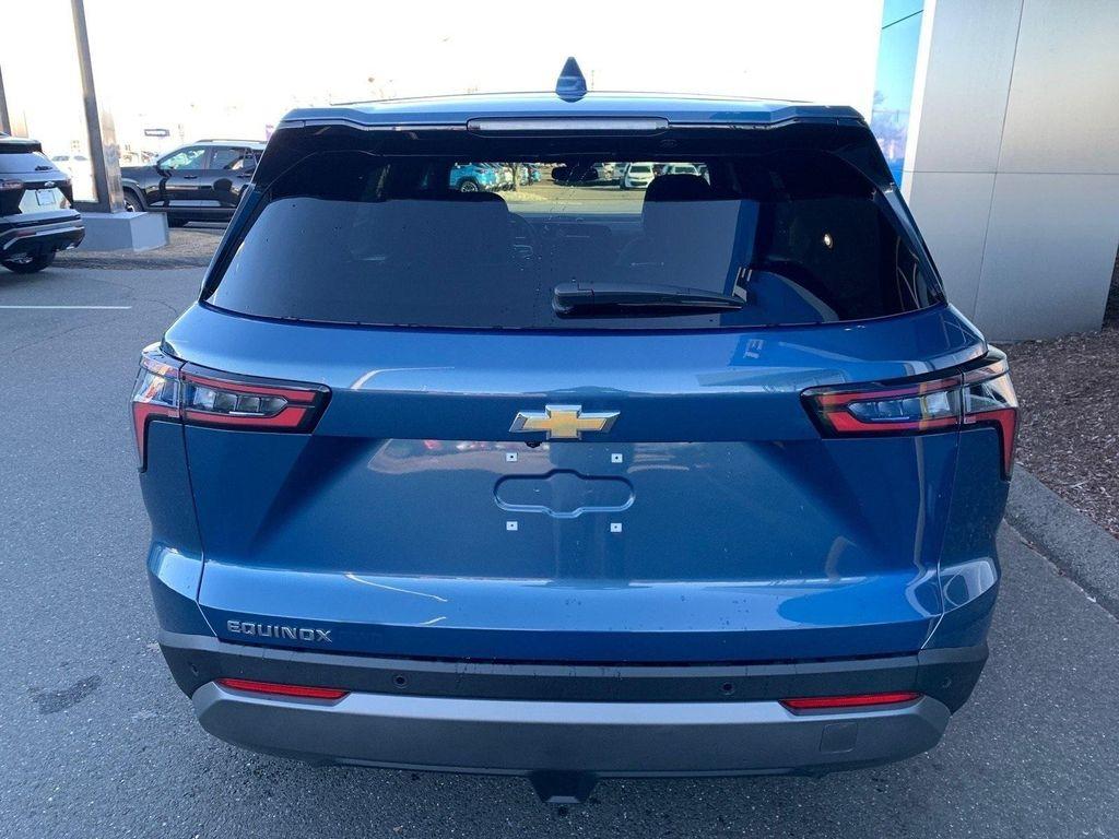 new 2026 Chevrolet Equinox car, priced at $27,595