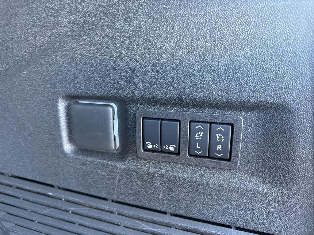 new 2025 Chevrolet Suburban car, priced at $93,725