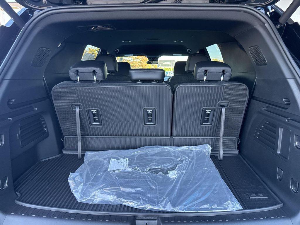 new 2026 Chevrolet Traverse car, priced at $46,165