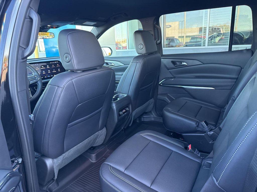 new 2026 Chevrolet Traverse car, priced at $46,165