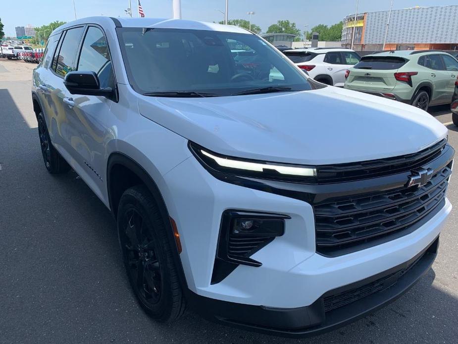 new 2024 Chevrolet Traverse car, priced at $39,780