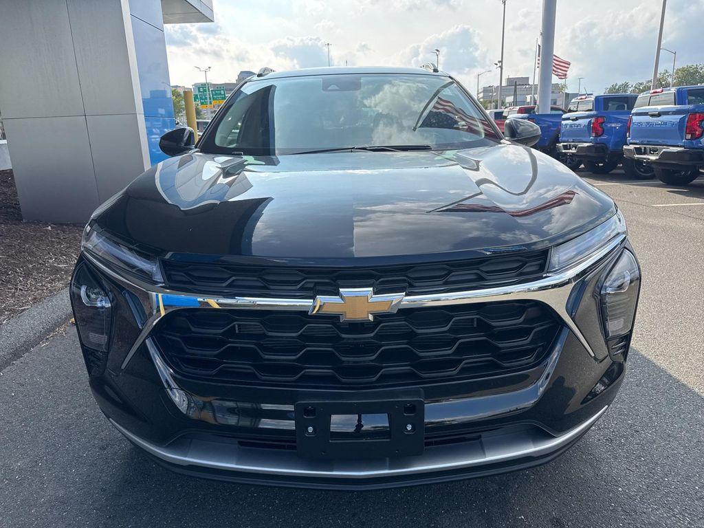 new 2025 Chevrolet Trax car, priced at $23,990