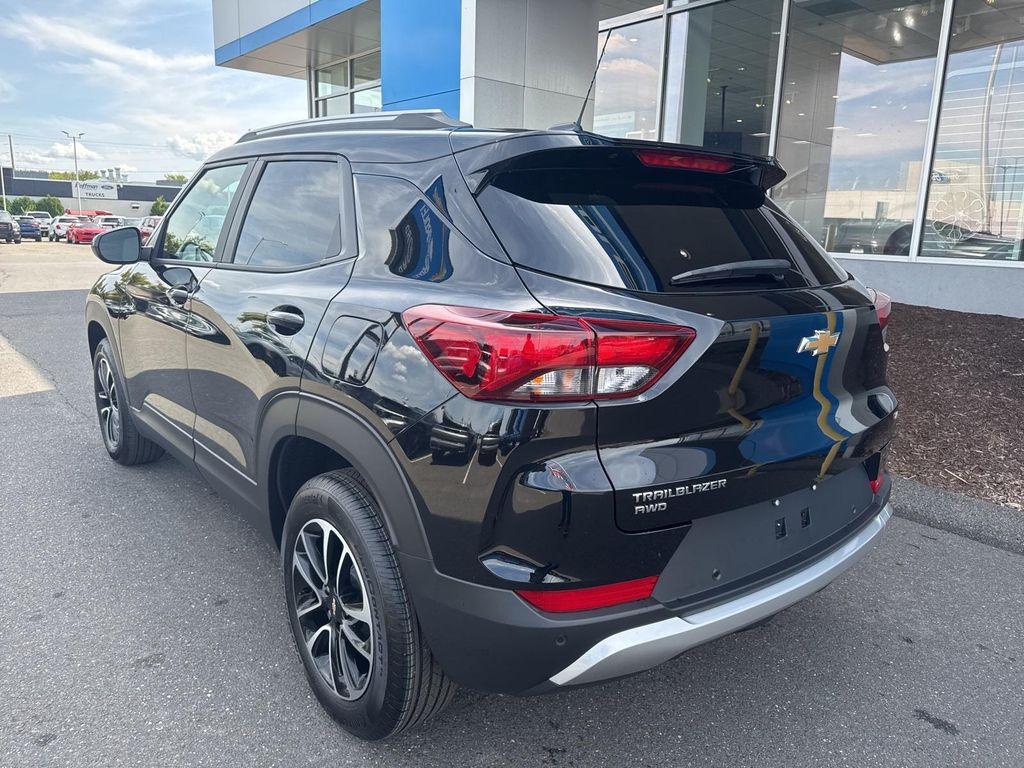 new 2025 Chevrolet TrailBlazer car, priced at $28,930