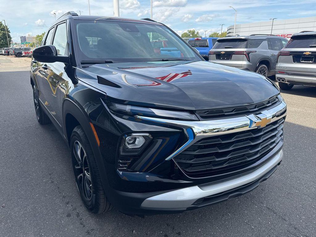 new 2025 Chevrolet TrailBlazer car, priced at $28,930