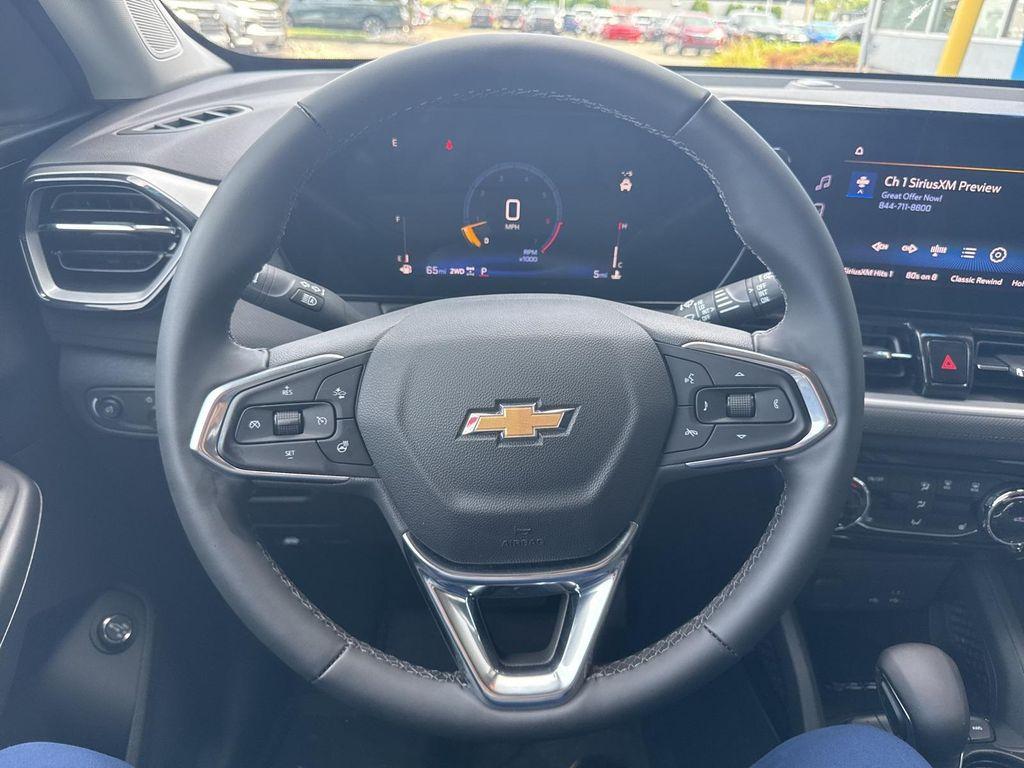 new 2025 Chevrolet TrailBlazer car, priced at $28,930