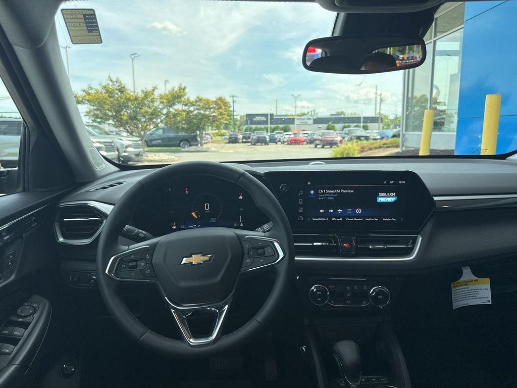 new 2025 Chevrolet TrailBlazer car, priced at $28,930