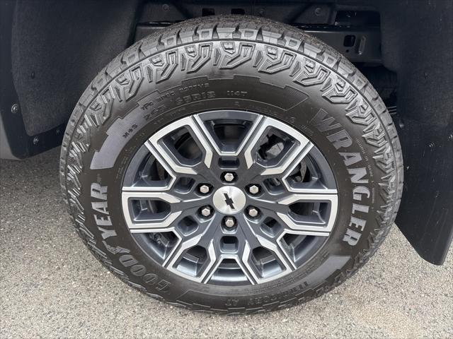 new 2024 Chevrolet Colorado car, priced at $44,985
