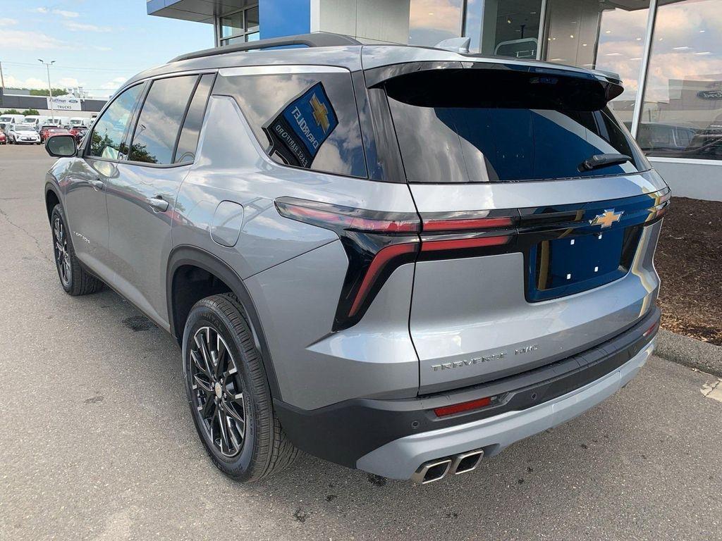 new 2026 Chevrolet Traverse car, priced at $45,570