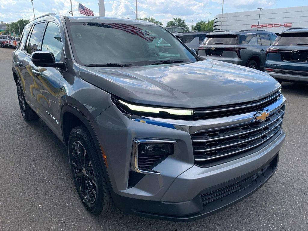 new 2026 Chevrolet Traverse car, priced at $45,570