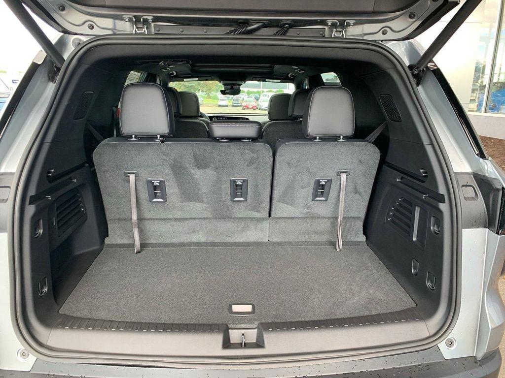 new 2026 Chevrolet Traverse car, priced at $45,570