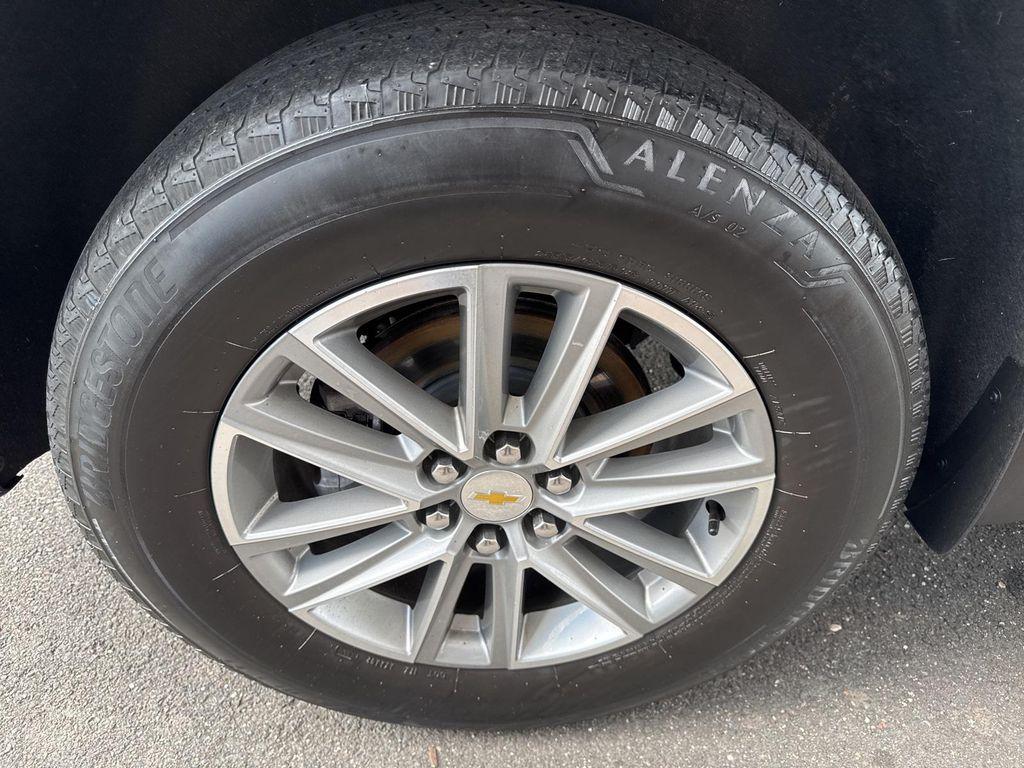 used 2022 Chevrolet Traverse car, priced at $27,980