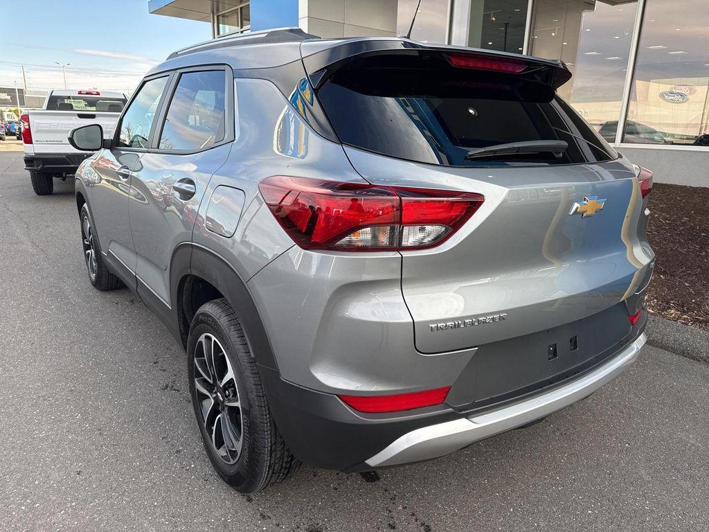 new 2025 Chevrolet TrailBlazer car, priced at $22,995
