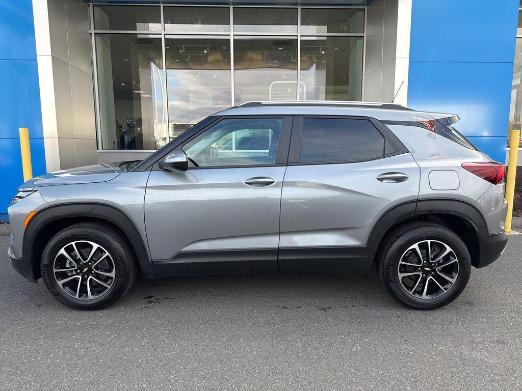 new 2025 Chevrolet TrailBlazer car, priced at $22,995