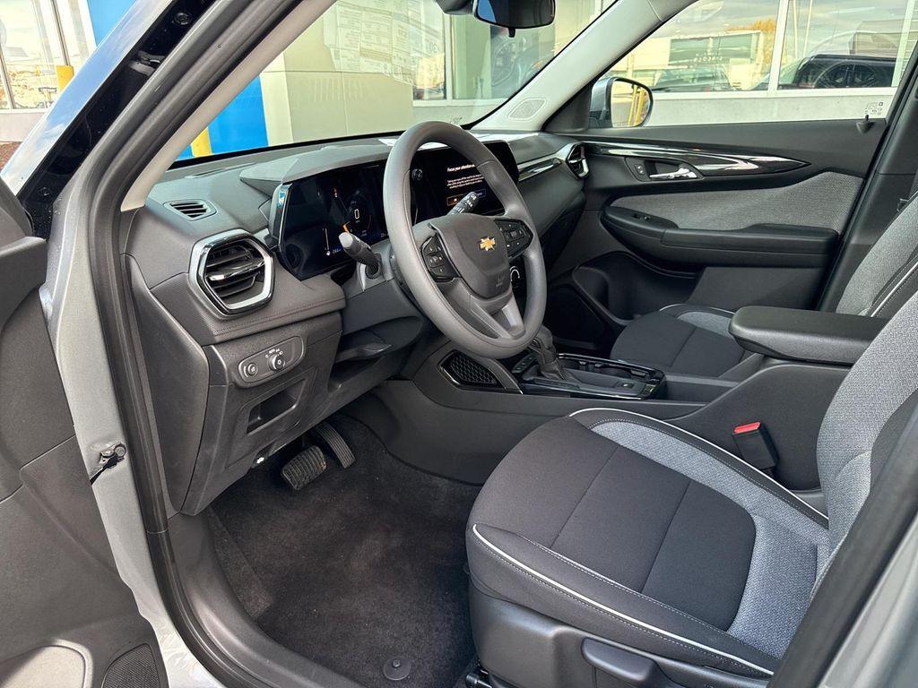 new 2025 Chevrolet TrailBlazer car, priced at $22,995