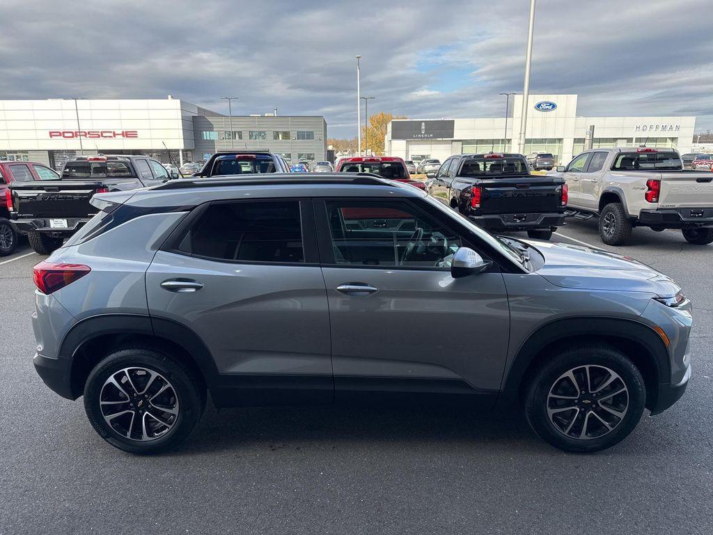 new 2025 Chevrolet TrailBlazer car, priced at $22,995