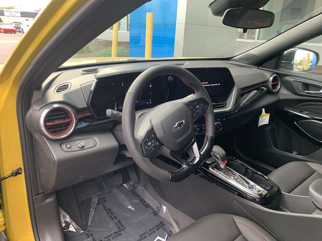 new 2025 Chevrolet Trax car, priced at $26,290