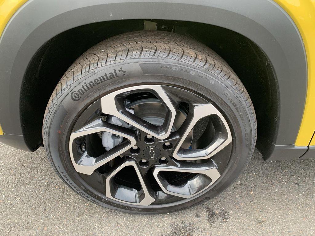 new 2025 Chevrolet Trax car, priced at $26,290