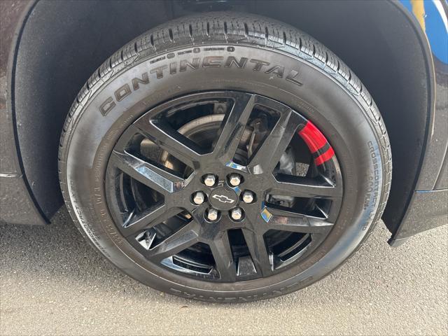 used 2022 Chevrolet Traverse car, priced at $33,887