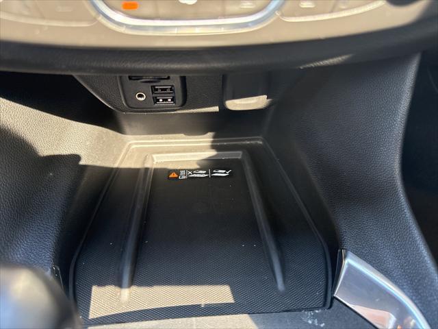 used 2022 Chevrolet Traverse car, priced at $33,887