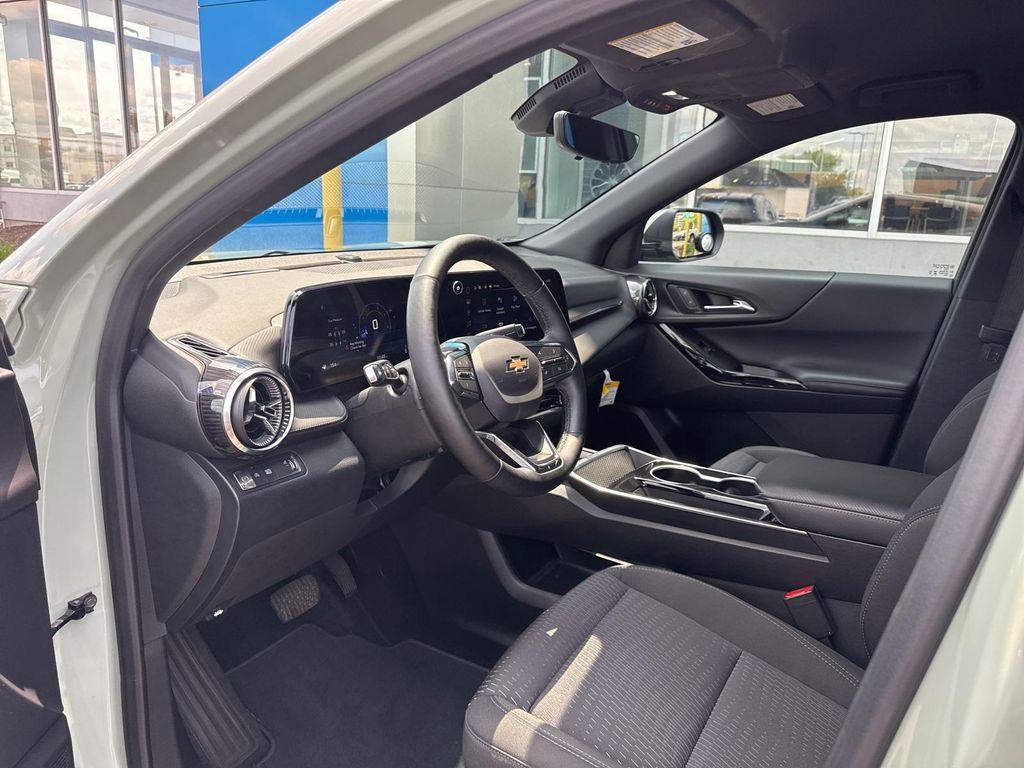 used 2025 Chevrolet Equinox car, priced at $24,980