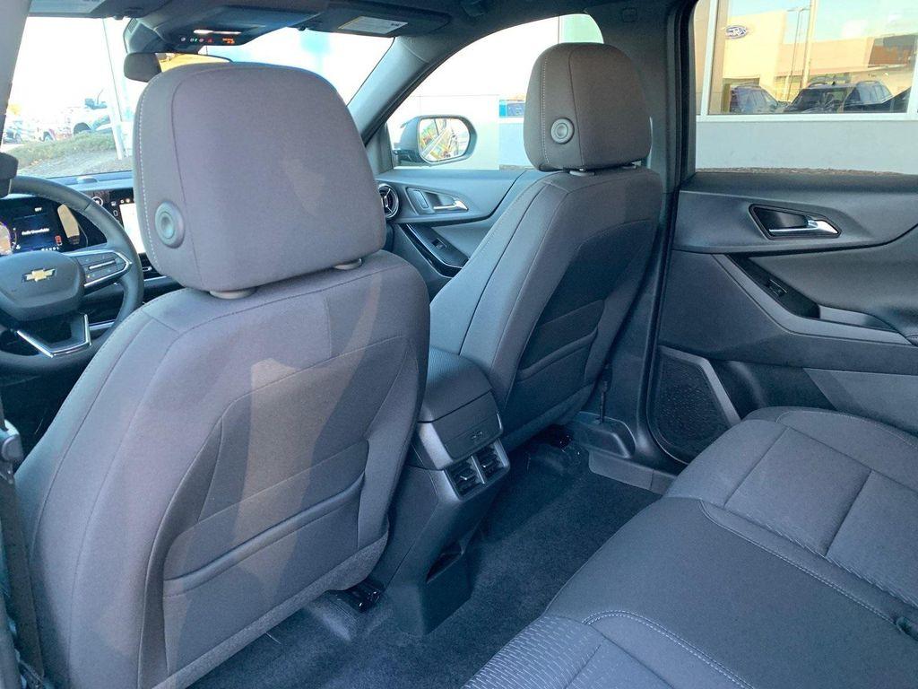 new 2026 Chevrolet Equinox car, priced at $28,895