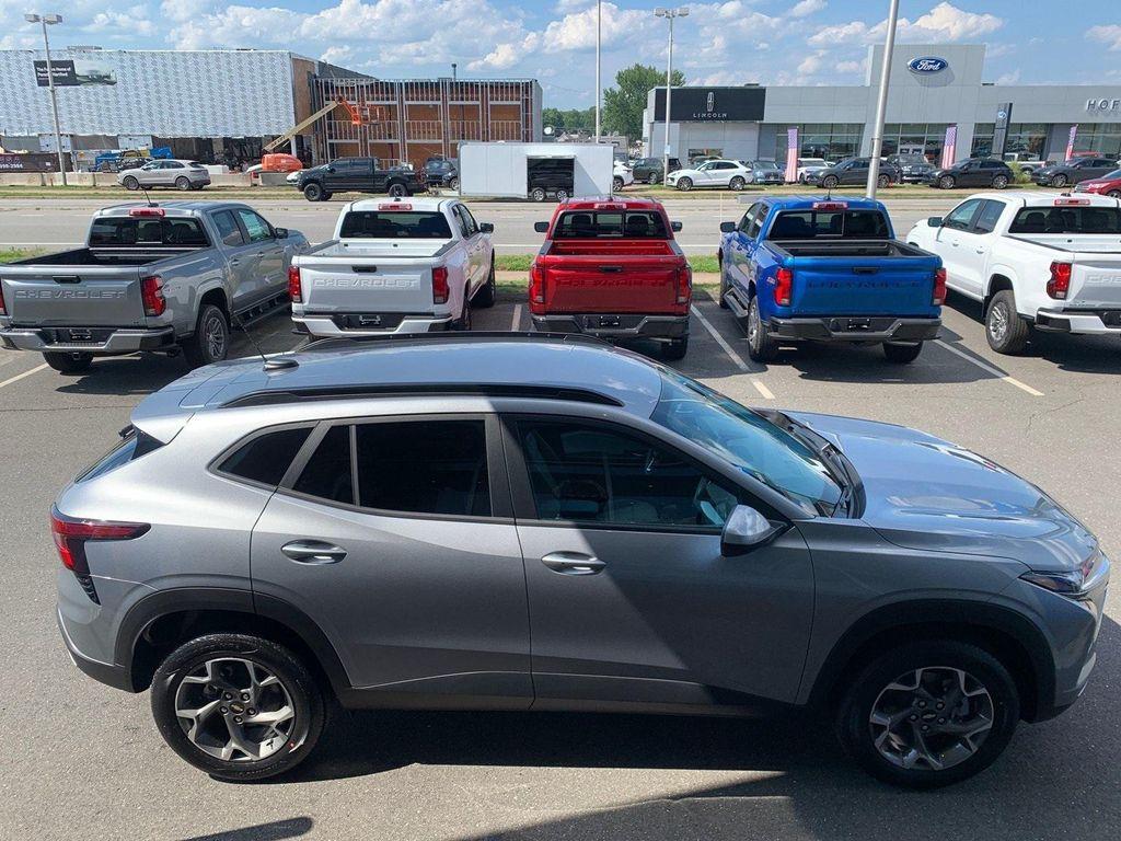 new 2025 Chevrolet Trax car, priced at $24,980