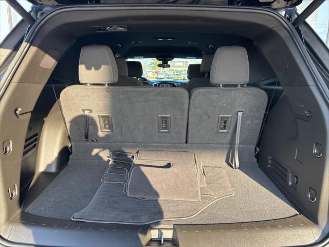 used 2022 Chevrolet Traverse car, priced at $29,490