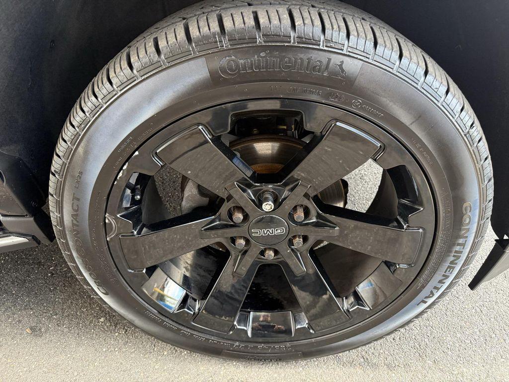 used 2018 GMC Yukon car, priced at $23,428