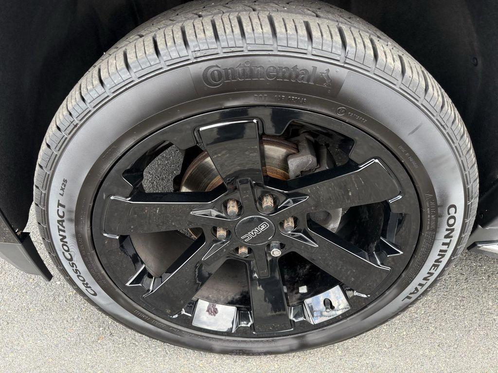 used 2018 GMC Yukon car, priced at $23,428