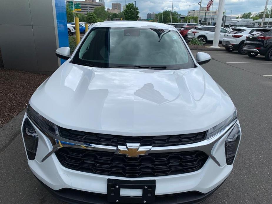 new 2024 Chevrolet Trax car, priced at $21,965