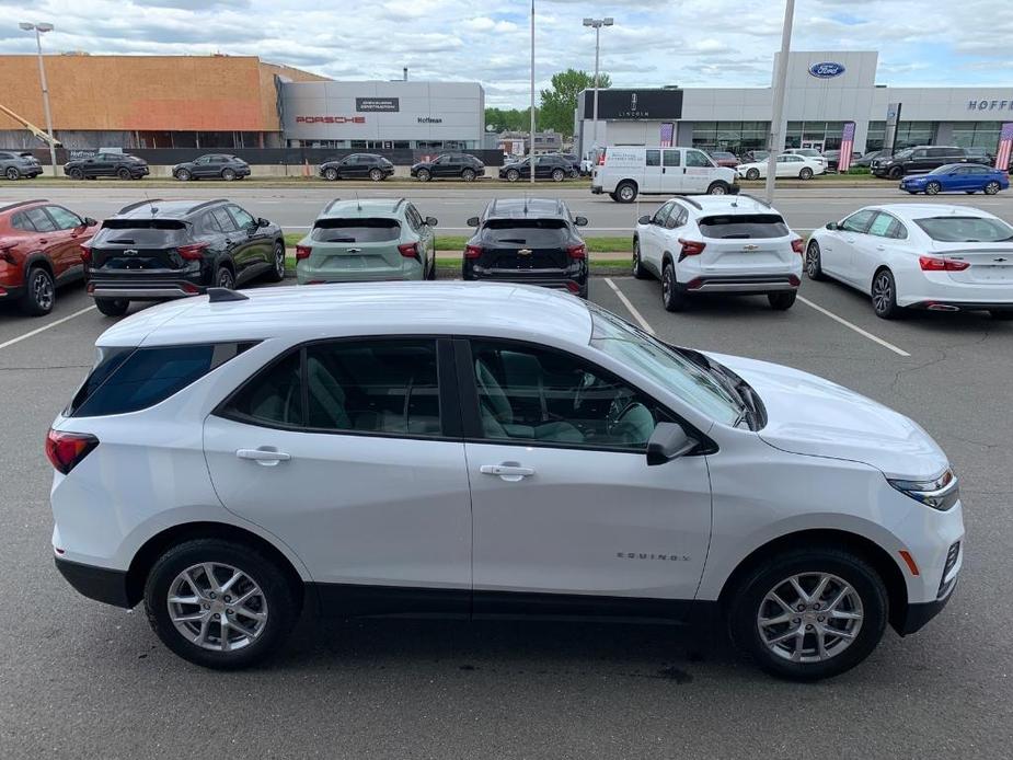 new 2024 Chevrolet Equinox car, priced at $28,975