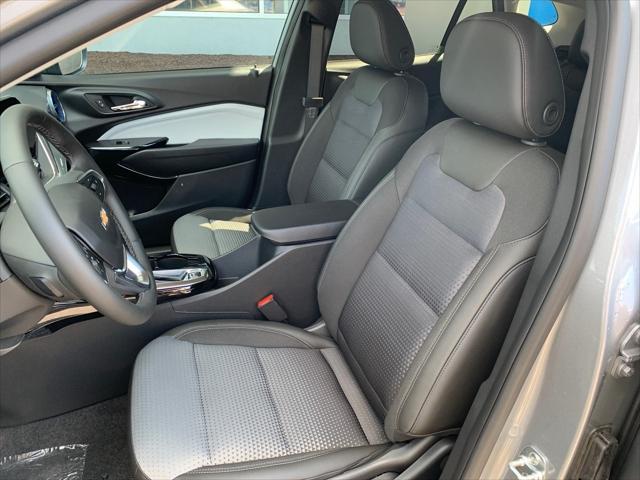 new 2025 Chevrolet Trax car, priced at $25,485