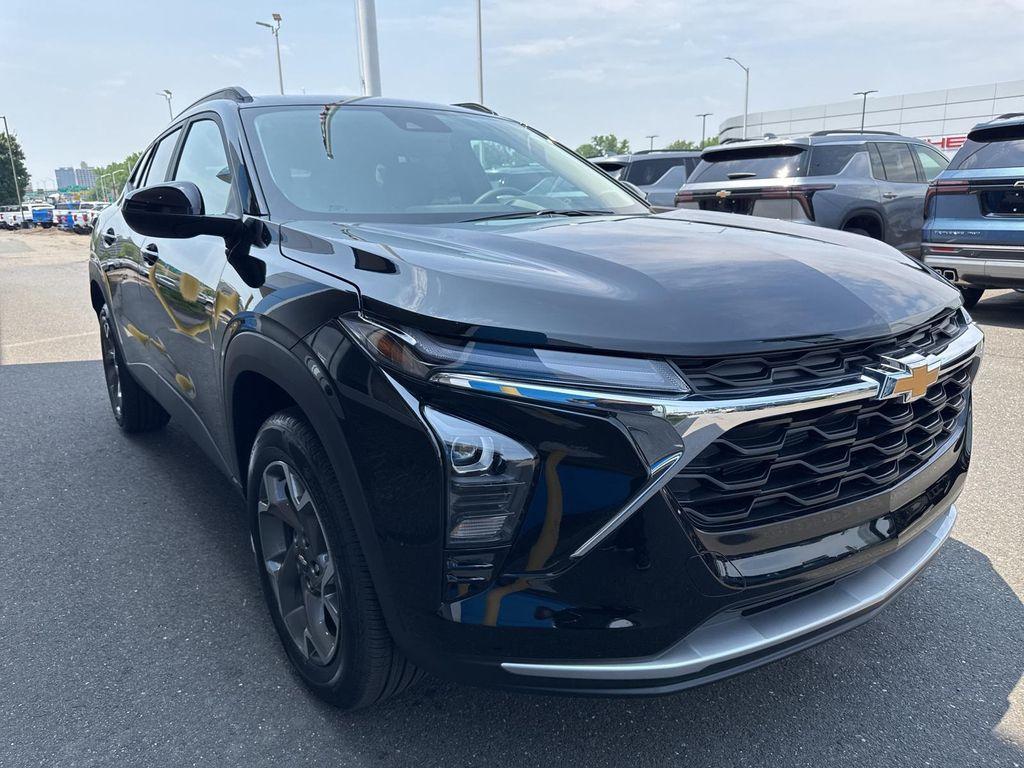 new 2025 Chevrolet Trax car, priced at $22,970
